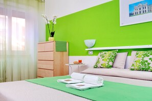 Classic Double Room, Shared Bathroom | Premium bedding, individually furnished, desk, blackout drapes - B&B San Giorgio (Rome)