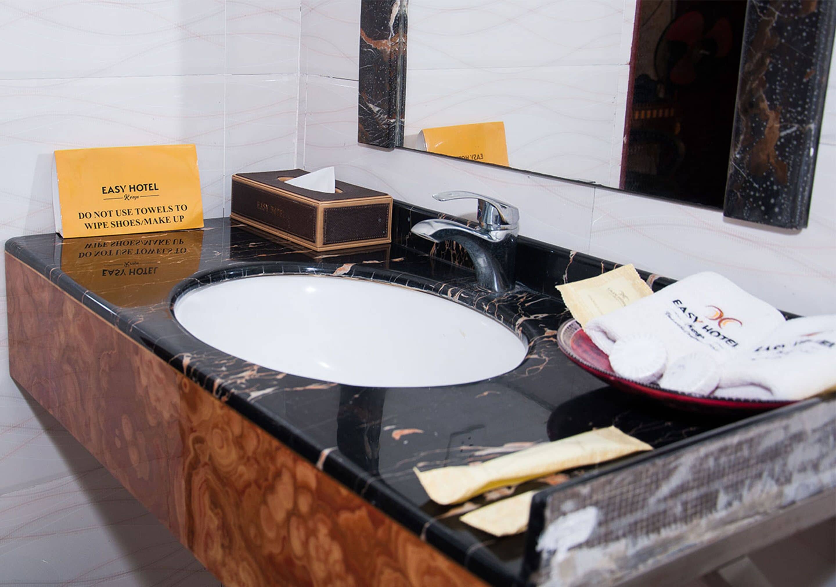 standard double room | bathroom | shower, free toiletries, hair dryer, slippers