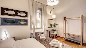 Premium bedding, in-room safe, desk, laptop workspace