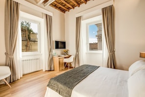 Premium bedding, in-room safe, desk, laptop workspace