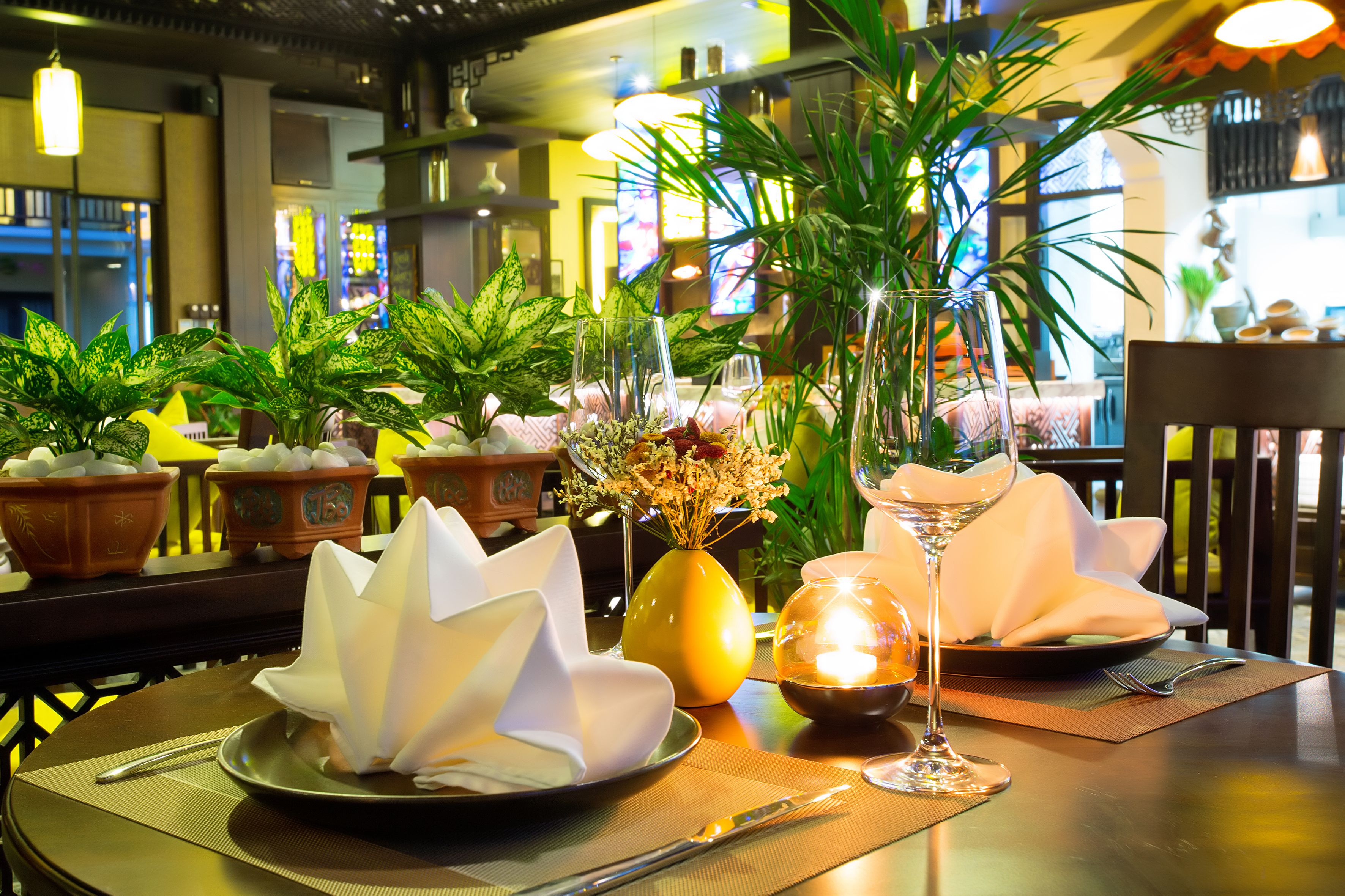 3 restaurants, breakfast, lunch served; local and international cuisine