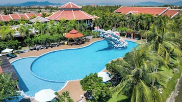 2 outdoor pools, open 8 AM to 7 PM, free pool cabanas, pool umbrellas