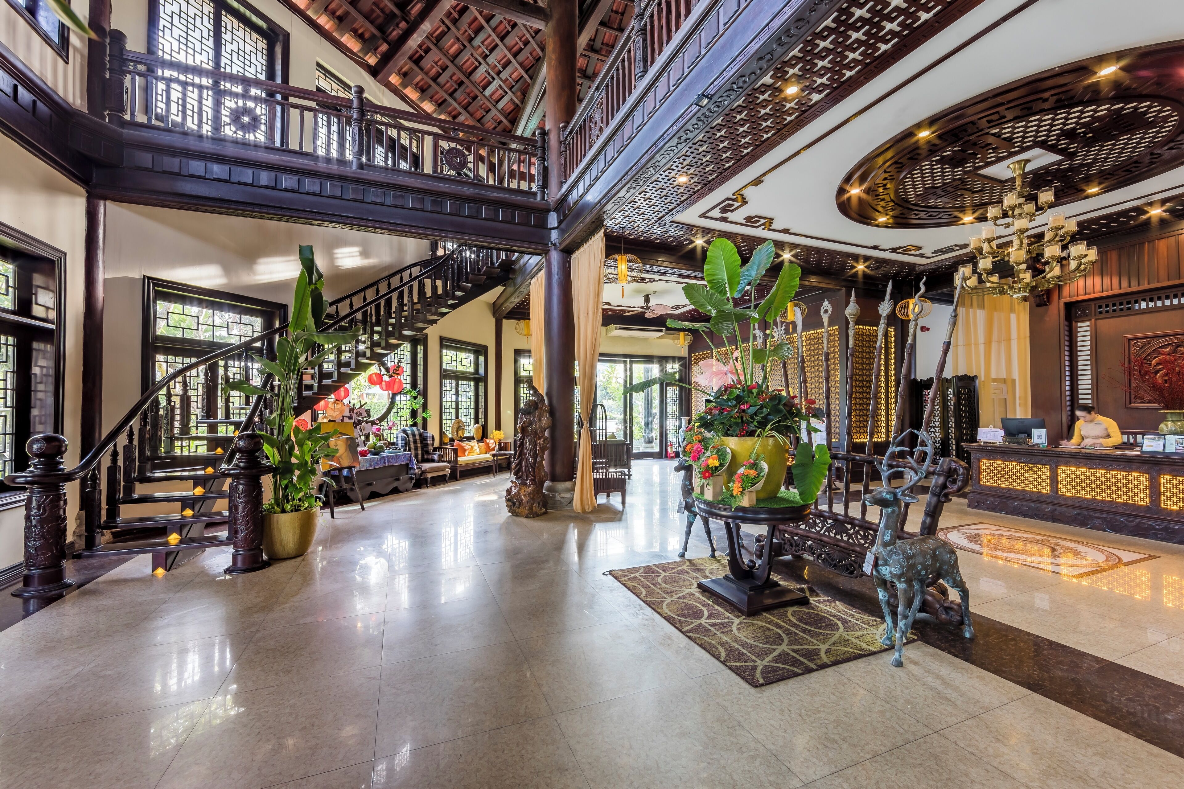 ฝ่ายต้อนรับ