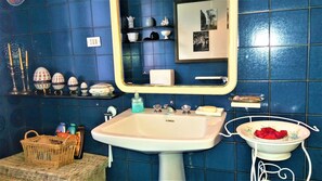 1 chambre, couette en duvet d'oie, minibar, ameublement personnalisé