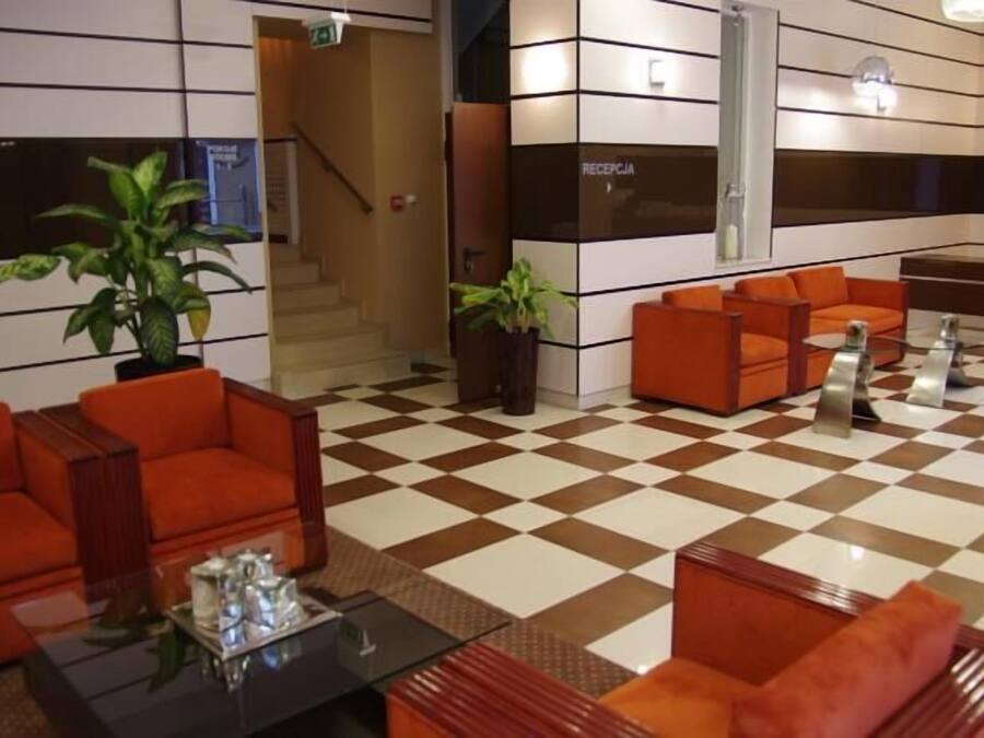 Área de estar no saguão