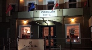 Front of property – evening/night - Hotel Chmielna (Warsaw)