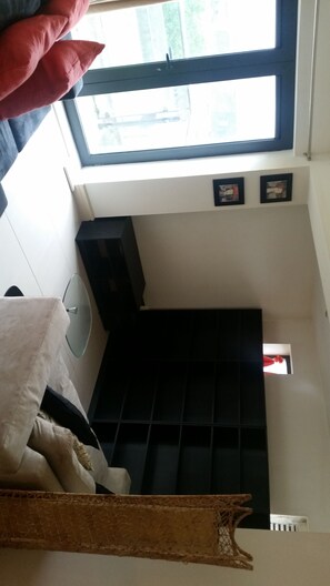 아파트, 침실 2개 | 거실 | 평면 TV