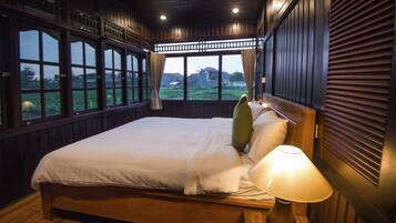 Vila, 3 kamar tidur, kolam renang pribadi | 3 kamar tidur, seprai premium, brankas, dan meja kerja