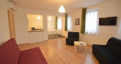 Toldi Apartments