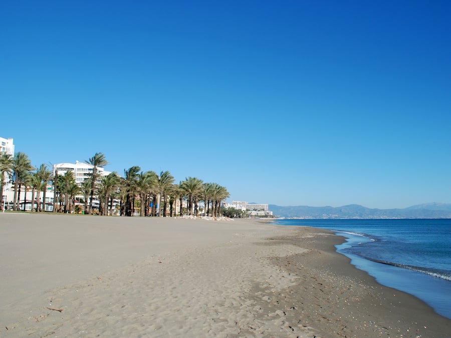 Beach nearby, sun-loungers, beach umbrellas, 20 beach bars