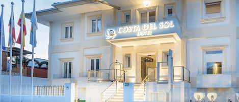 Façana frontal de l'allotjament