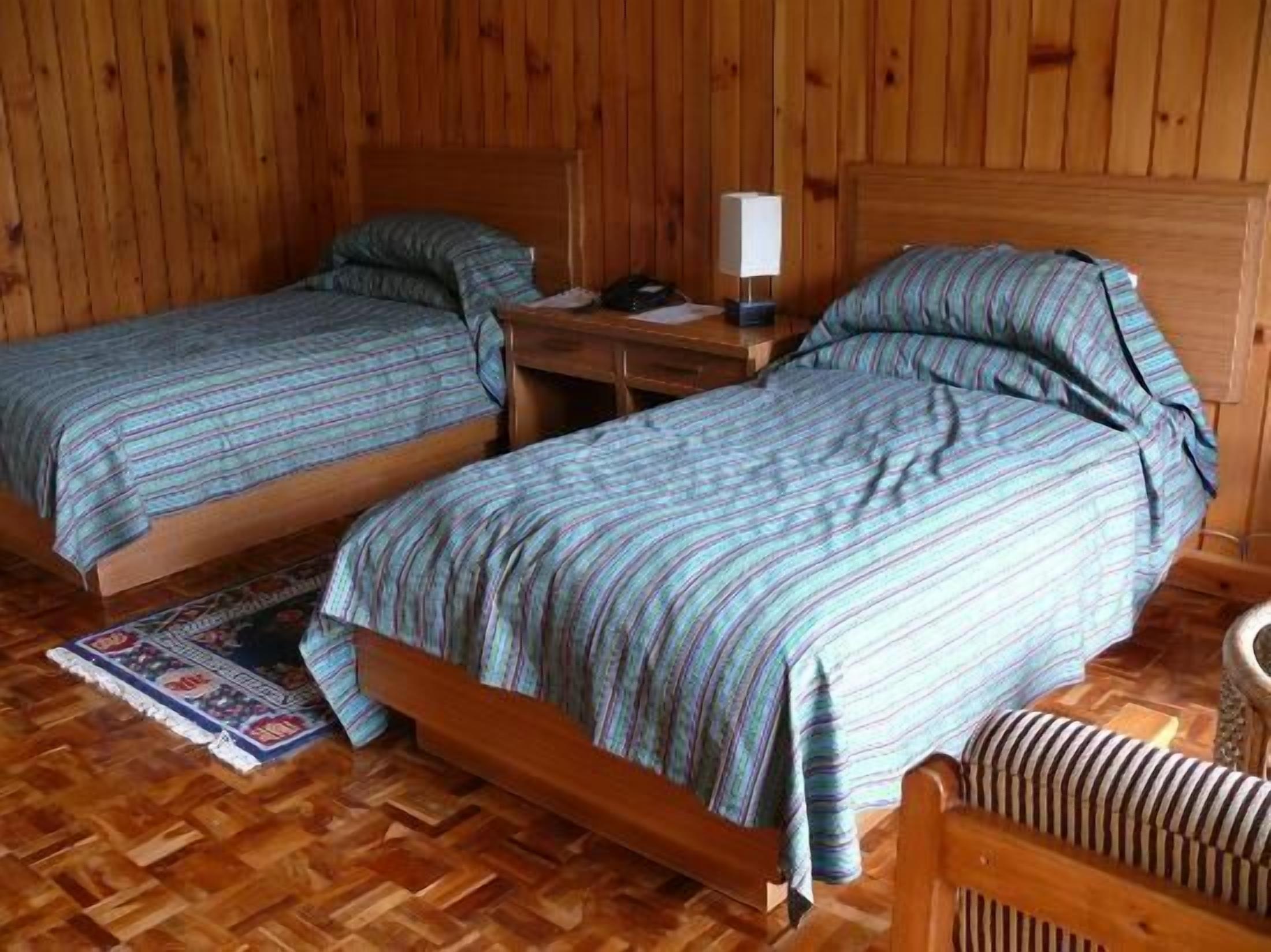 Deluxe-Doppel- oder -Zweibettzimmer | Kostenlose Zustellbetten, kostenloses WLAN
