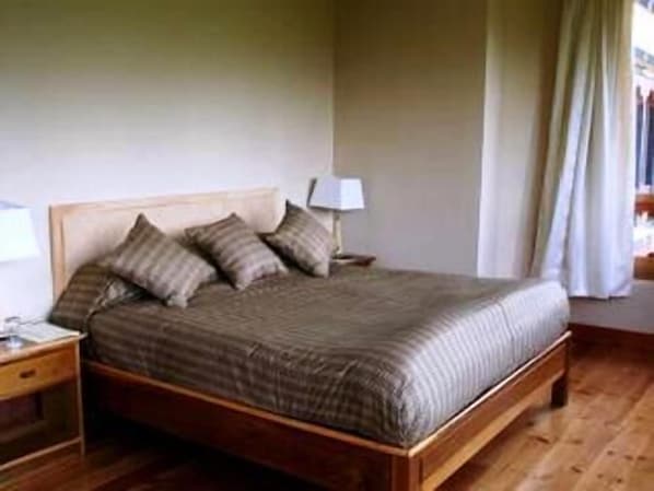 Superior-Doppel- oder -Zweibettzimmer, 1 Doppelbett | Schreibtisch, kostenlose Zustellbetten, kostenloses WLAN