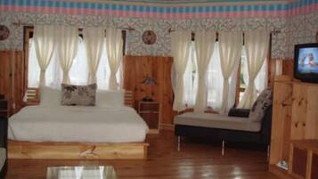 Superior-Doppel- oder -Zweibettzimmer, 1 Doppelbett | Schreibtisch, kostenlose Zustellbetten, kostenloses WLAN