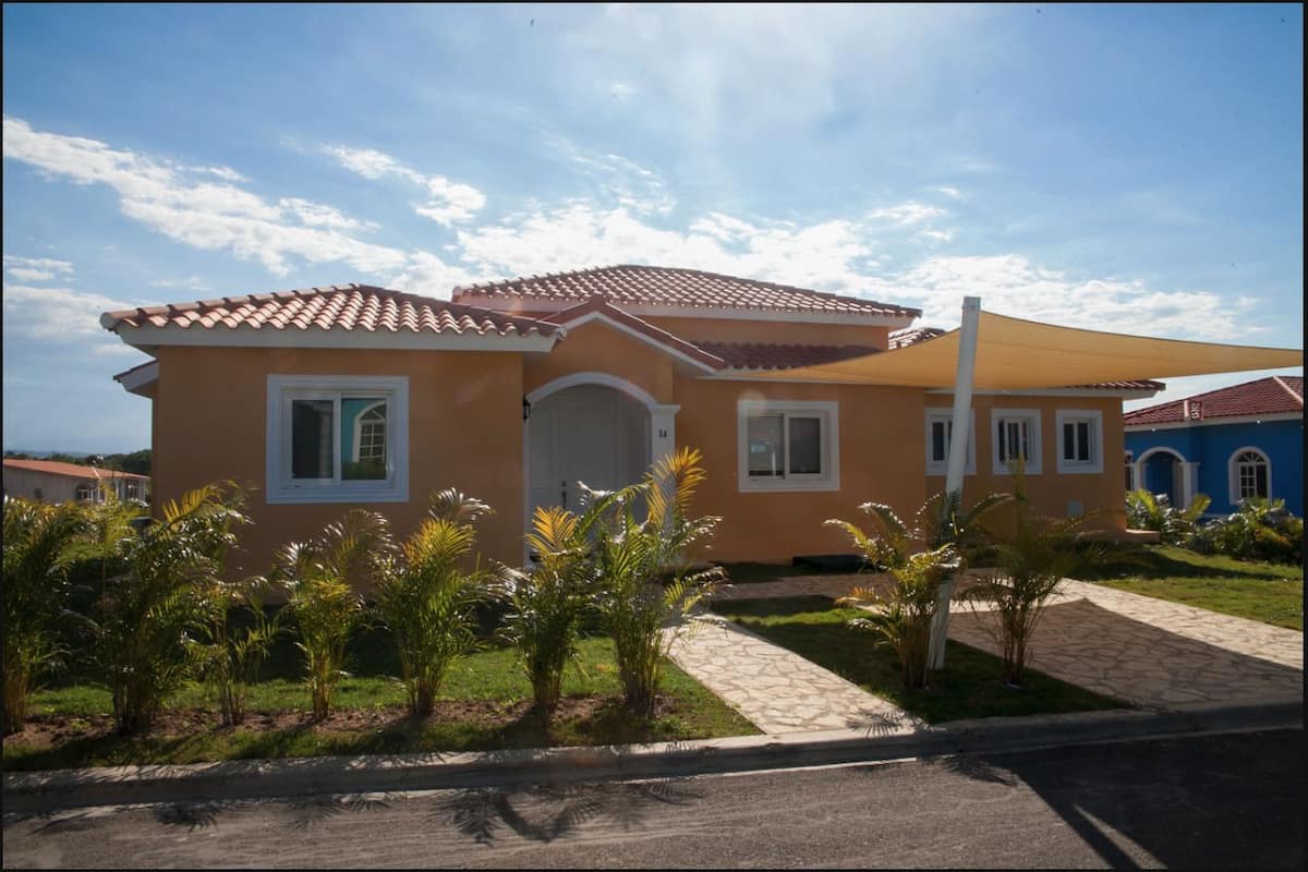 2 bedroom House SOV 14 | 1 bedroom, iron/ironing board (on request), WiFi (free)
