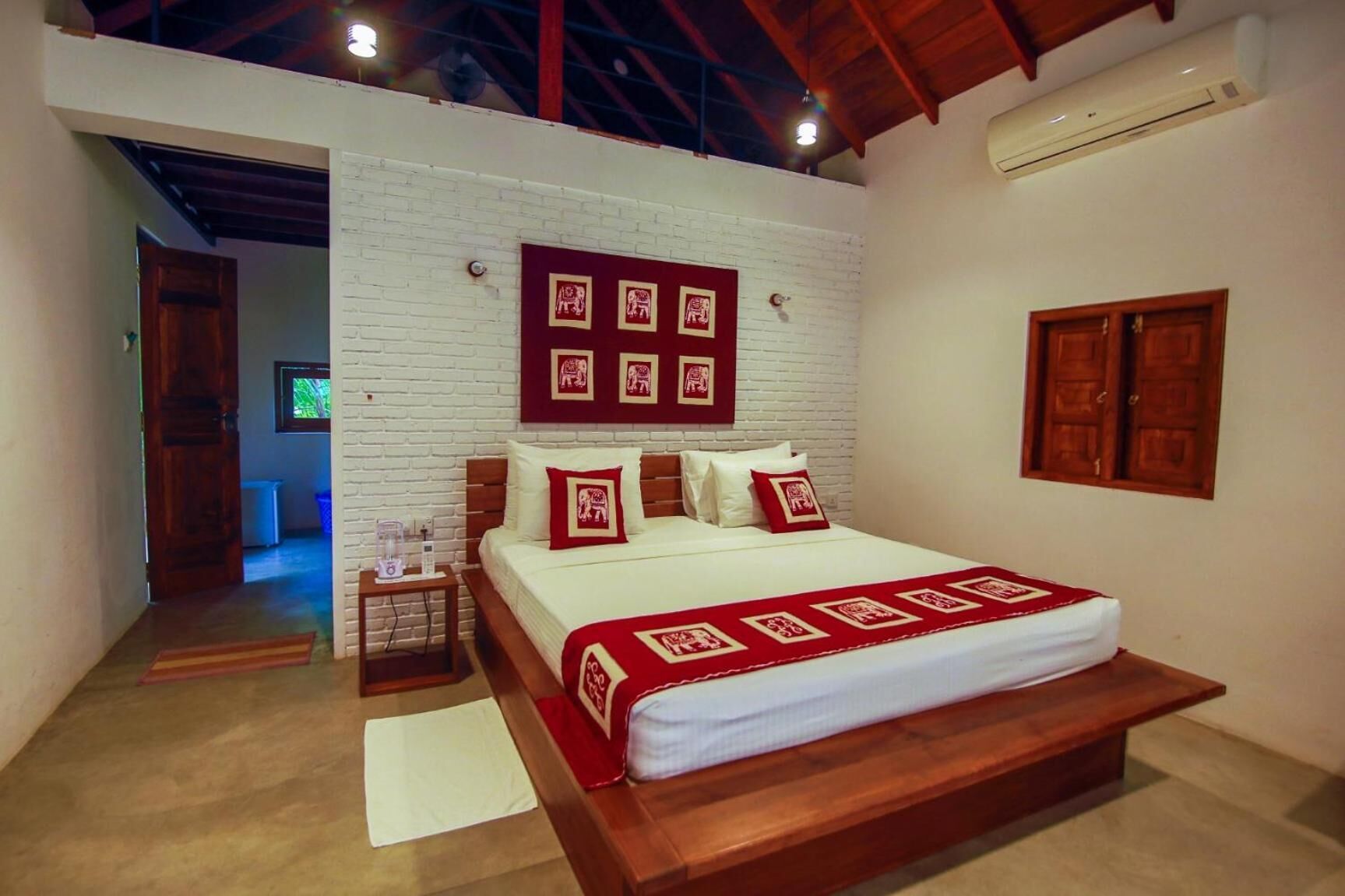 Ropa de cama de alta calidad, minibar, escritorio y insonorización 