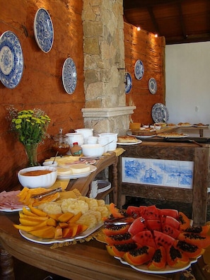 Tägliches inbegriffenes Frühstücksbuffet