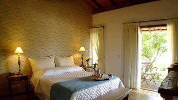 Quarto superluxo | Frigobar, cortinas blackout, Wi-Fi de cortesia, roupa de cama