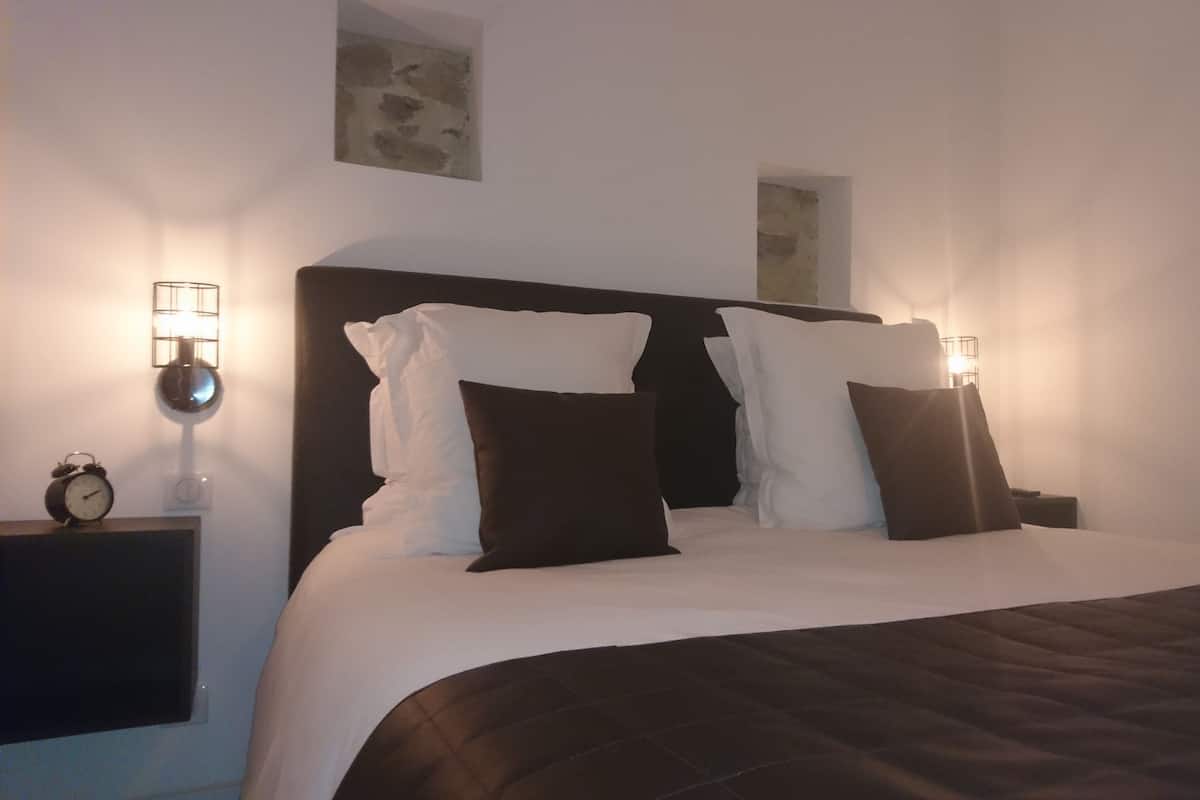 Superior-Penthouse, 2 Schlafzimmer, Terrasse, zum Garten hin | Zimmersafe, schallisolierte Zimmer, kostenlose Babybetten, Zustellbetten