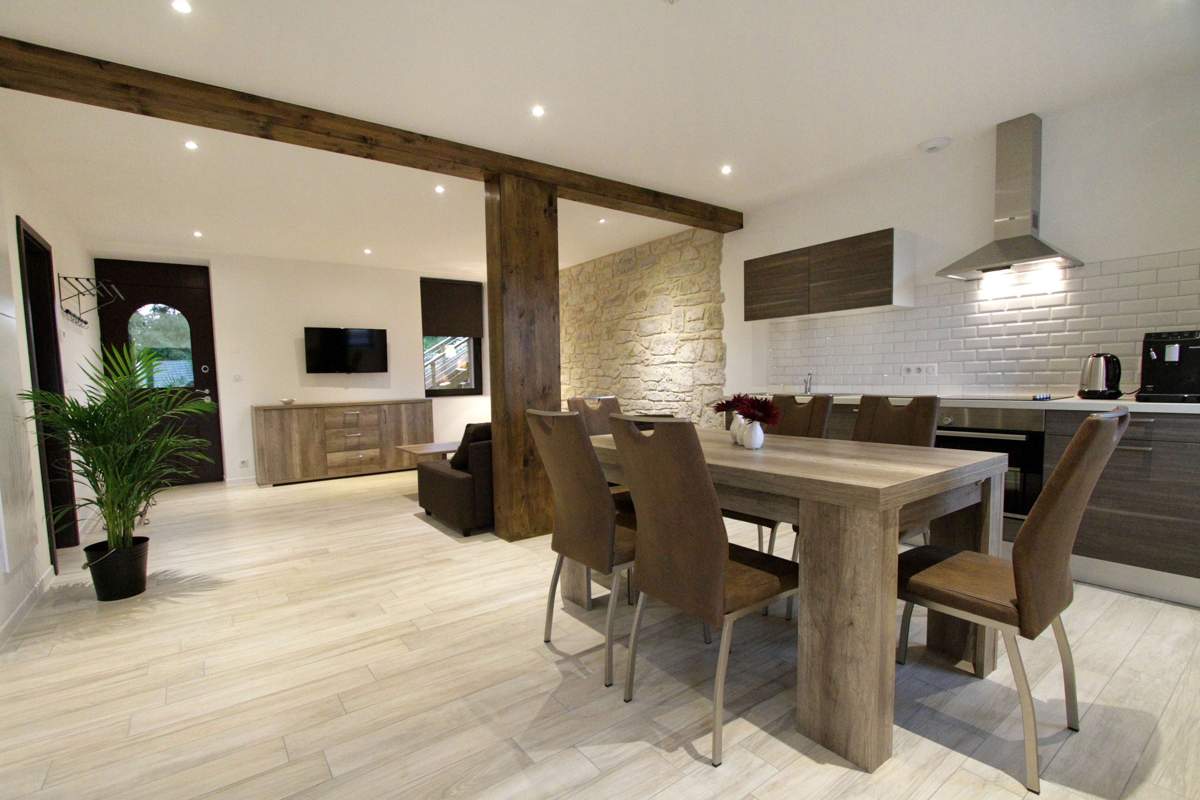 Superior penthouse, 2 slaapkamers, terras, aan tuin | Dineren op de kamer