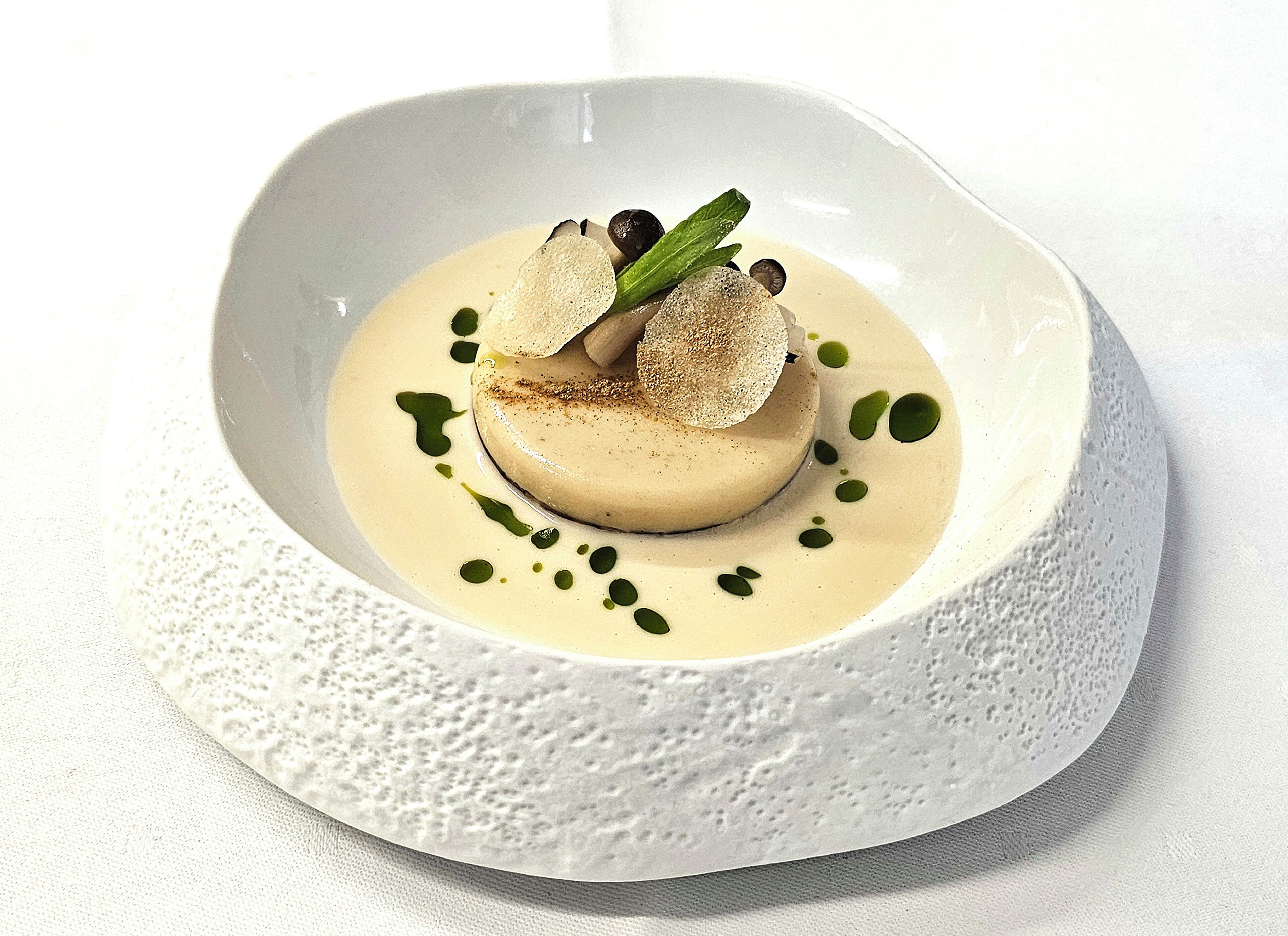 2 restaurants, breakfast, lunch, dinner served; local cuisine