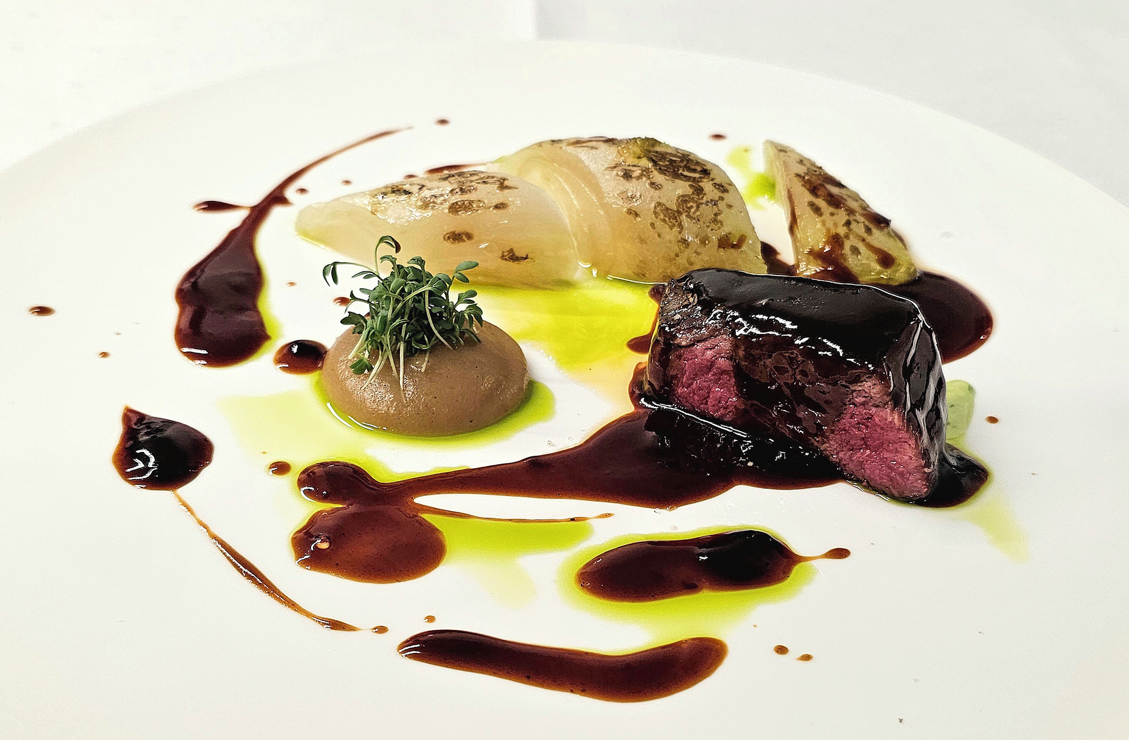 2 restaurants, breakfast, lunch, dinner served; local cuisine