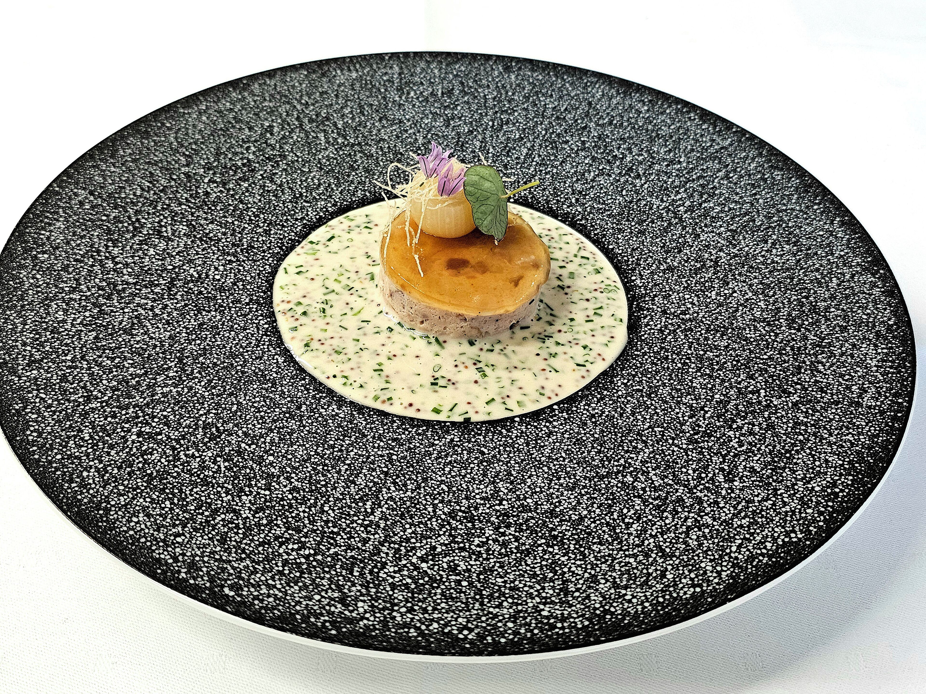 2 restaurants, breakfast, lunch, dinner served; local cuisine