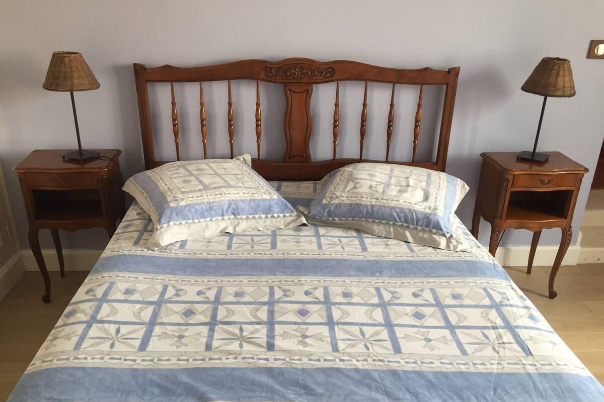 Standard-Doppelzimmer | Individuell dekoriert, individuell eingerichtet, Schreibtisch