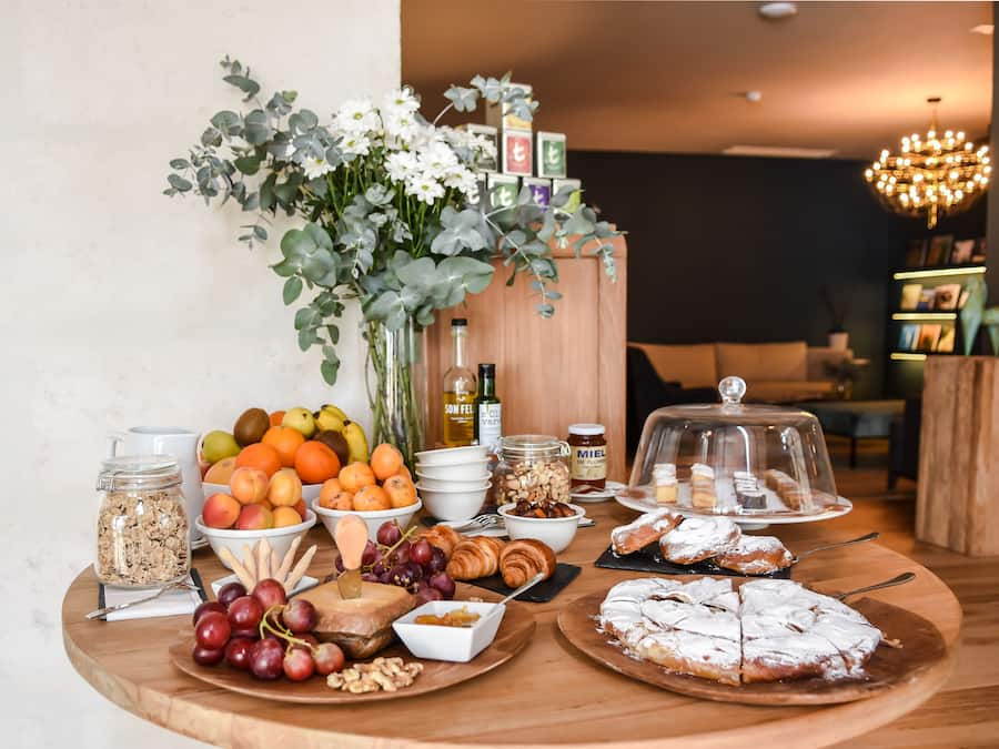 Daily buffet breakfast (EUR 16 per person)