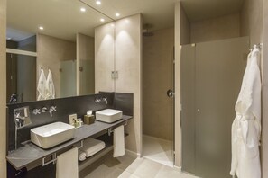 Suite, Terrace | Bathroom | Rainfall showerhead, designer toiletries, hair dryer, bathrobes