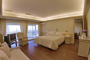 Executive-huvila, 6 makuuhuonetta, vuoristonäköala | 6 makuuhuonetta, tallelokero huoneessa, työpöytä, äänieristys