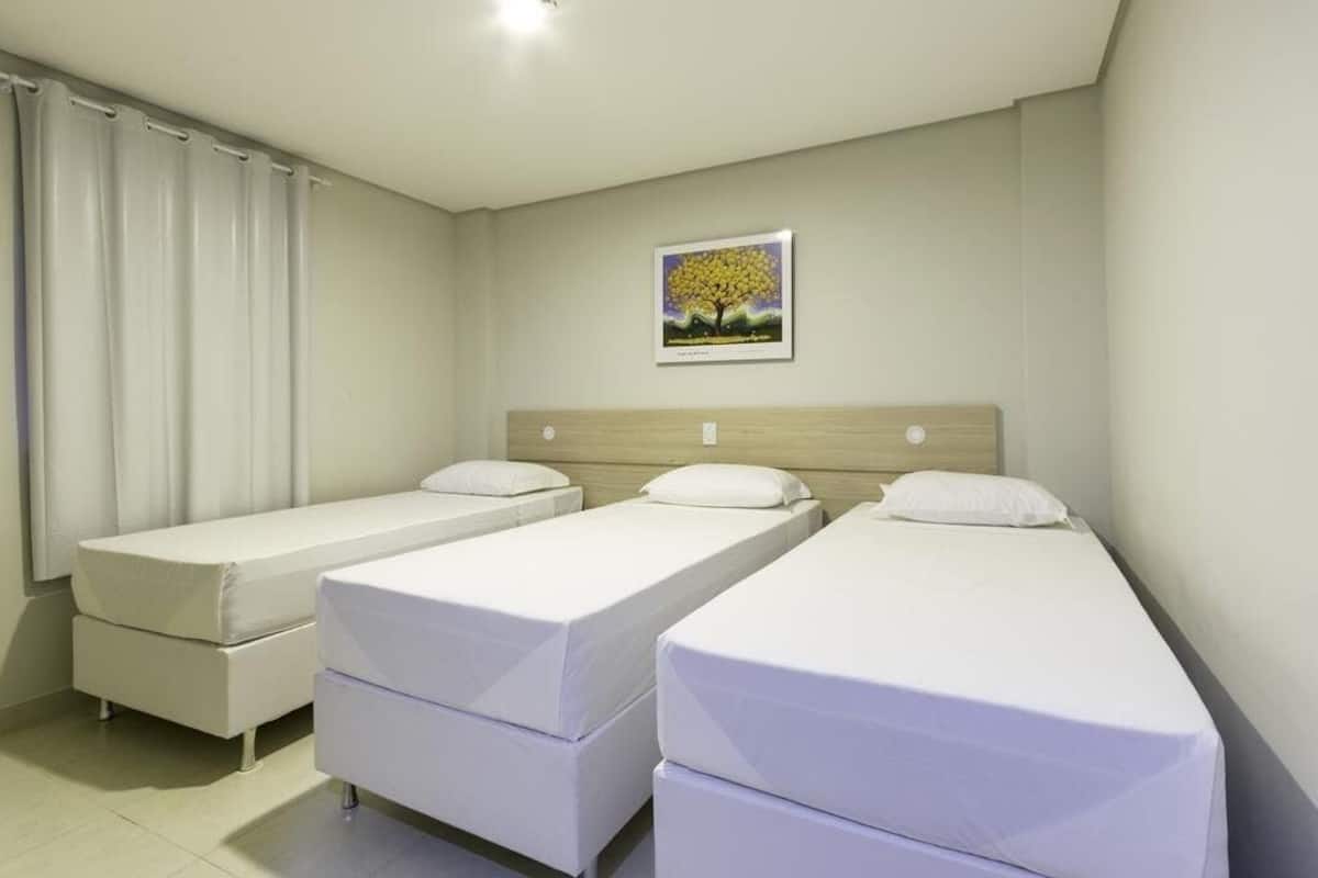 Executive Triple Room (Cama de Solteiro) | 1 bedroom, premium bedding, minibar, blackout curtains