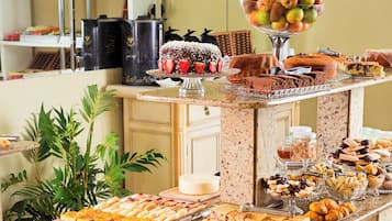 Desayuno bufé gratuito y diario