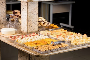 Petit déjeuner buffet compris tous les jours