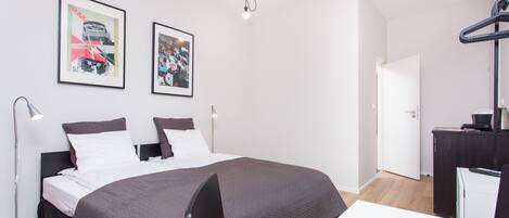 Kolmen hengen standard-huone (2nd floor, 6) | Työpöytä, silitysrauta/-lauta, ilmainen Wi-Fi