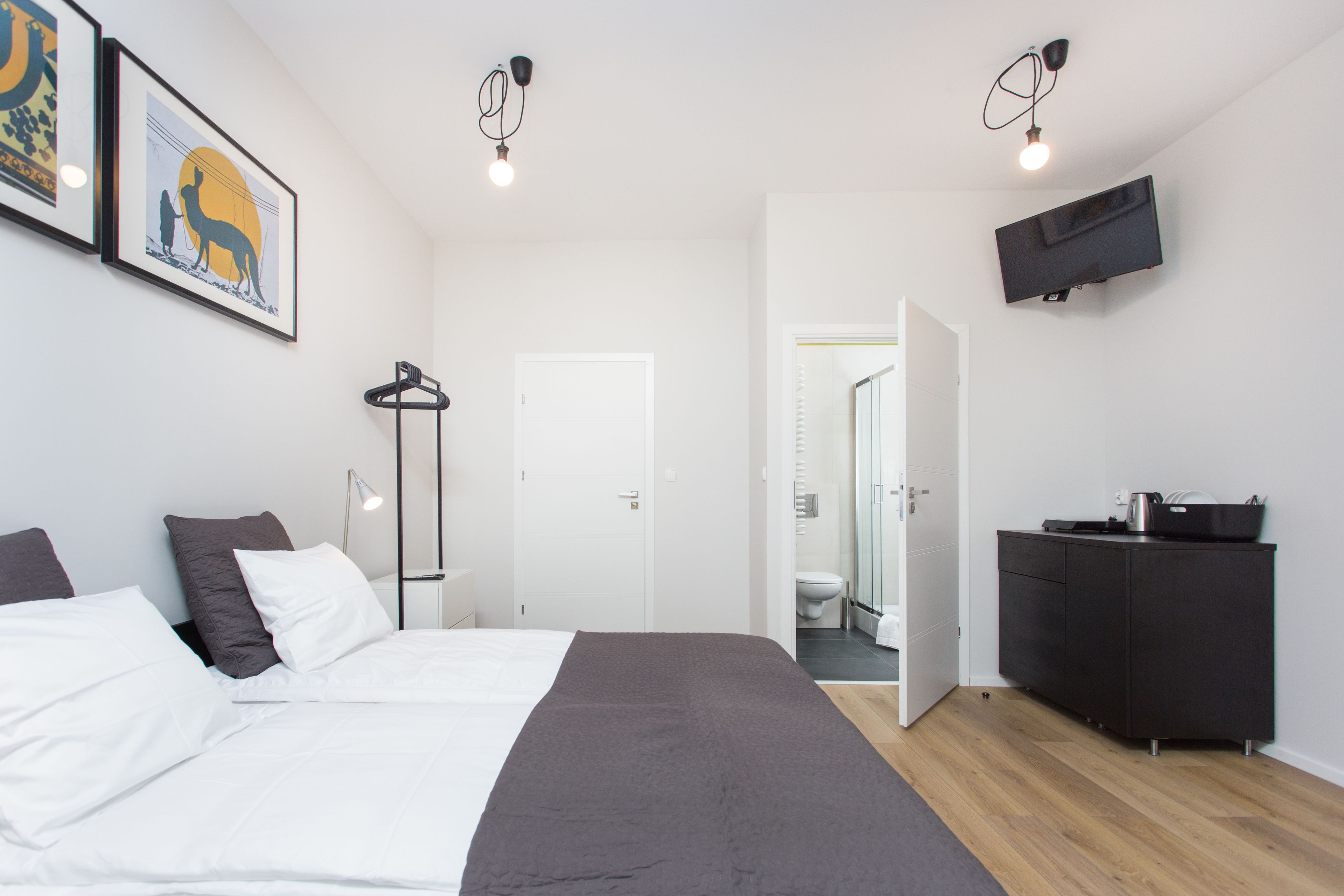 Deluxe Apartment (2nd floor, 5) | Desk, iron/ironing board, free WiFi