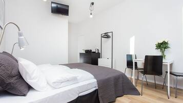 Standard Triple Room (1st floor, 3) | Desk, iron/ironing board, free WiFi