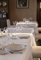 Breakfast, lunch, dinner served; Regional cuisine 