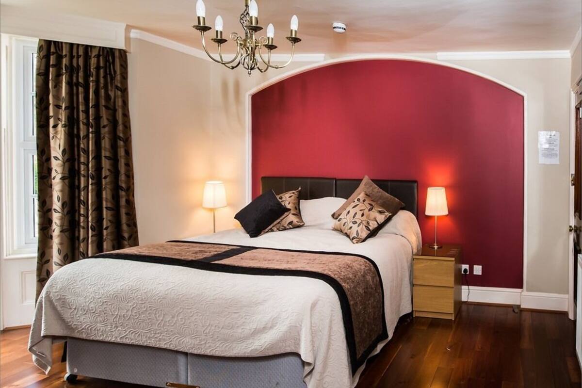 Executive kamer, 1 twee- of 2 eenpersoonsbedden, en-suite badkamer, uitzicht op tuin (TERT-R)