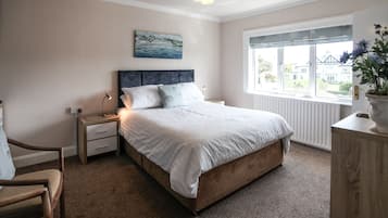 Doppelzimmer | Bettwäsche aus ägyptischer Baumwolle, hochwertige Bettwaren, Zimmersafe