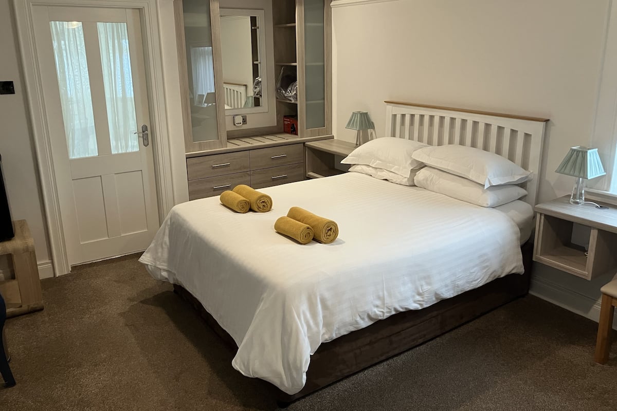 Double Room (Ground Floor Superking) | Egyptian cotton sheets, premium bedding, in-room safe