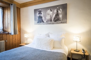 Habitación doble superior | Ropa de cama de alta calidad y decoración individual