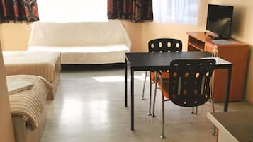 Premier Studio Suite, 1 Bedroom, Kitchenette | Premium bedding, iron/ironing board, rollaway beds, free WiFi