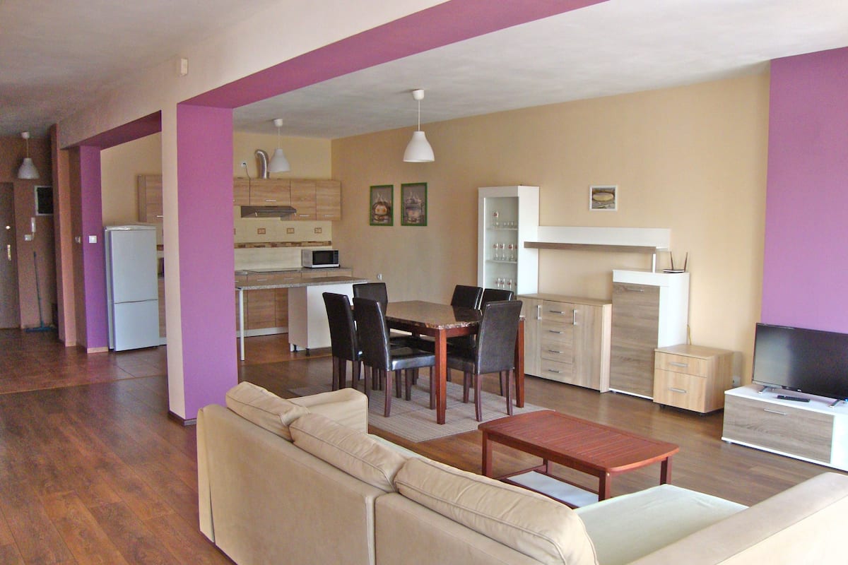 Superior Penthouse, 3 Bedrooms, Kitchenette | Premium bedding, iron/ironing board, rollaway beds, free WiFi