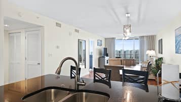 Condo, 2 Bedrooms, Ocean View (1002) | Private kitchen | Fridge, microwave, oven, stovetop