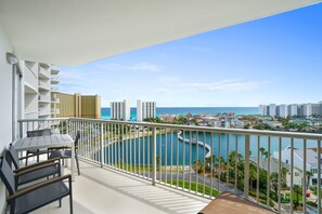 Lägenhet - 2 sovrum - havsutsikt (1002) | Balkong