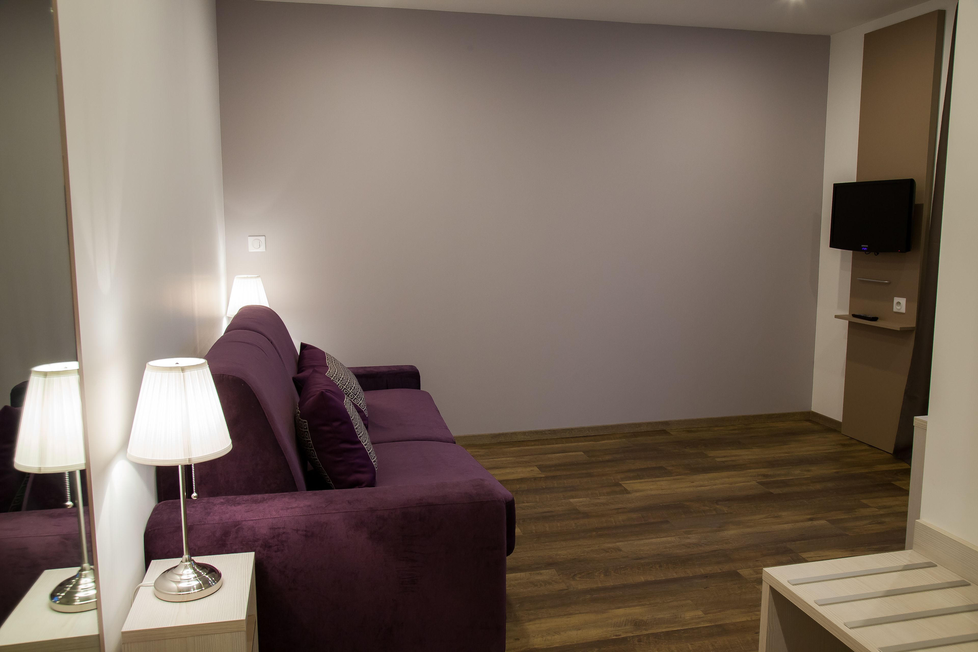 superior room | living room | flat-screen tv