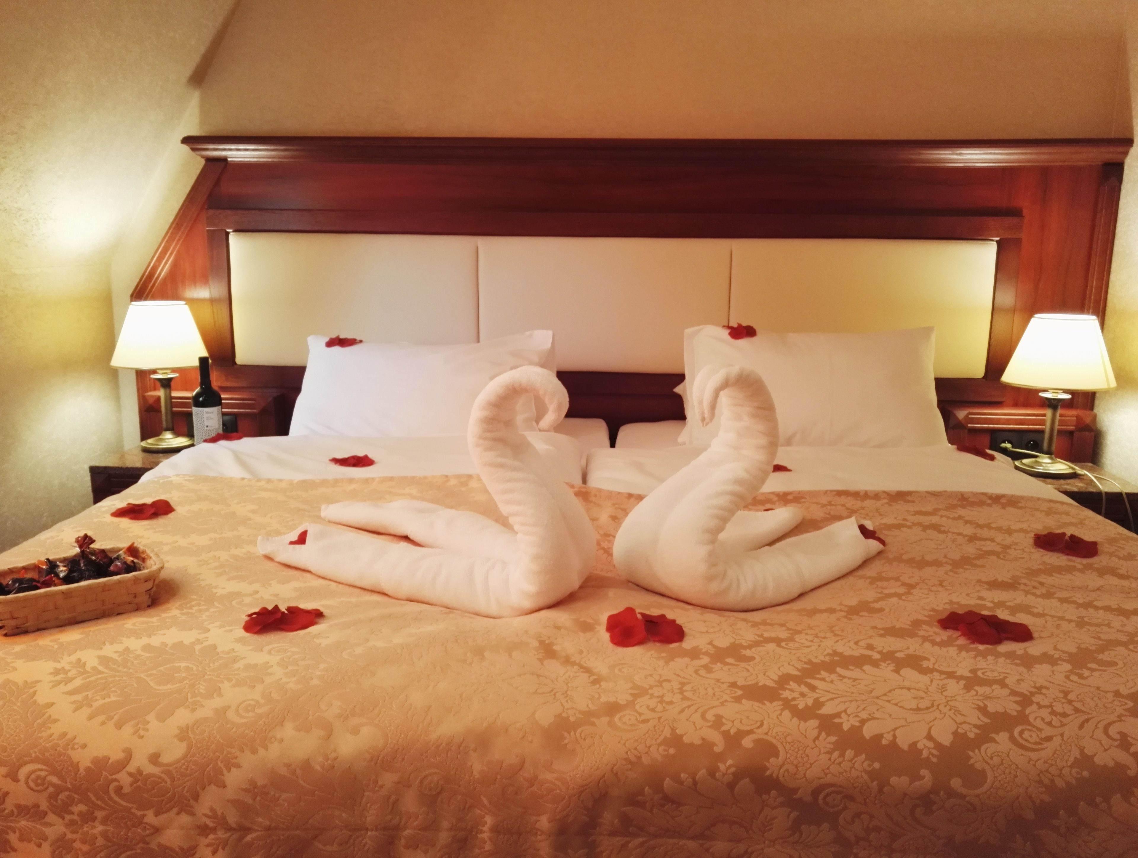 comfort room | in-room safe, desk, blackout curtains, soundproofing