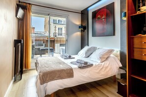 City-Zimmer, 1 Schlafzimmer, Nichtraucher, Terrasse | 1 Schlafzimmer, individuell dekoriert, individuell eingerichtet