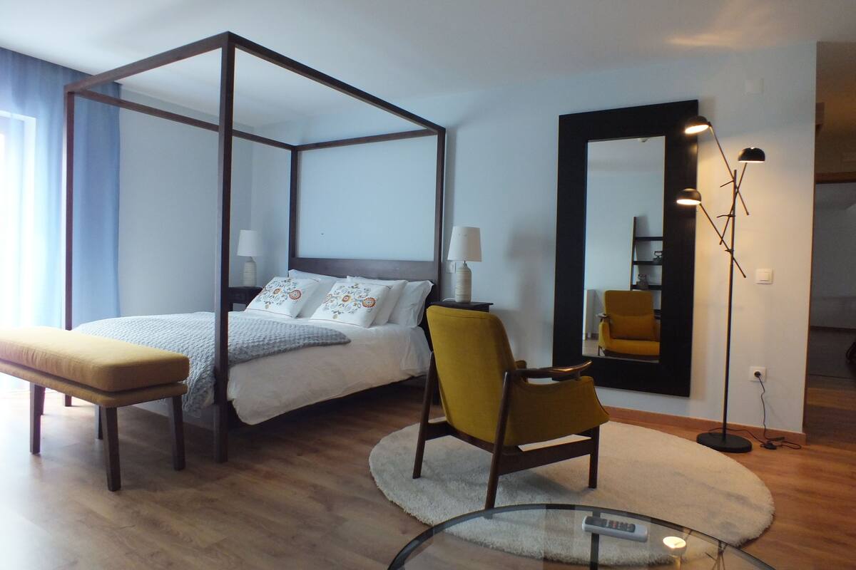 Deluxe Studio Suite